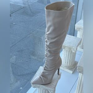 Rushed pointed toe boots